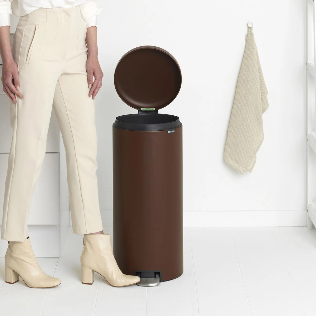 Brabantia NewIcon Pedaalemmer 30 Liter - Mineral Cosy Brown - Afbeelding 4