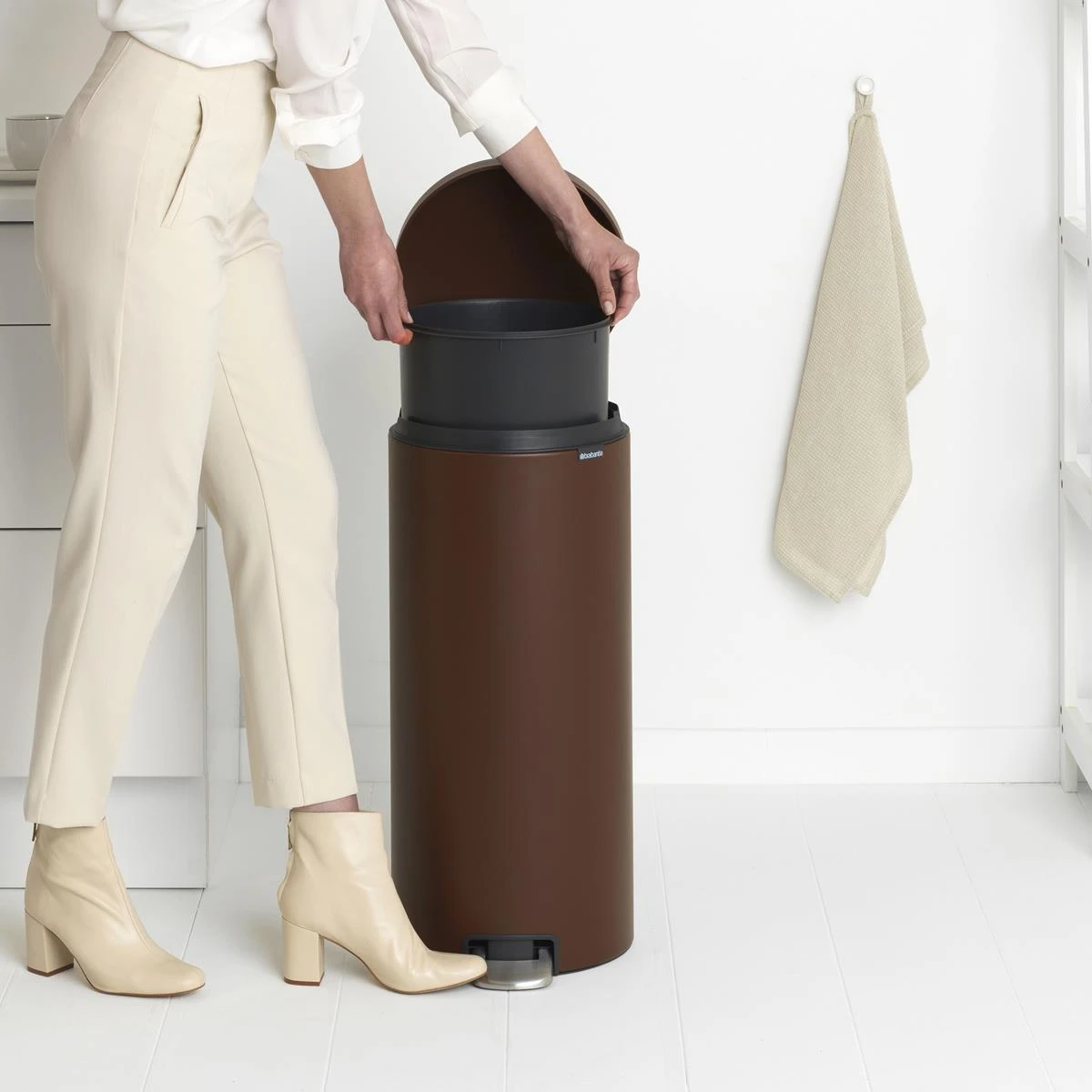 Brabantia NewIcon Pedaalemmer 30 Liter - Mineral Cosy Brown - Afbeelding 5