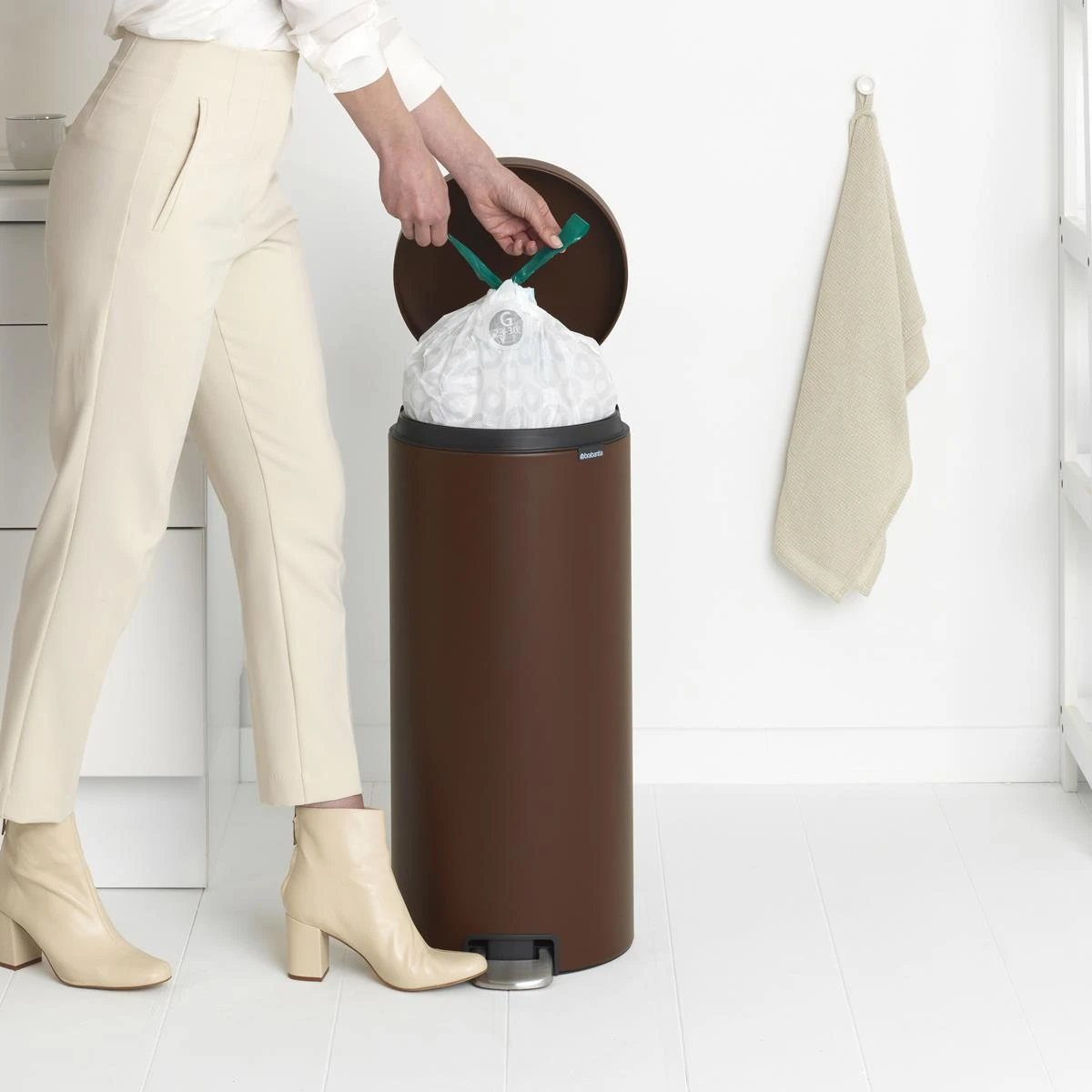Brabantia NewIcon Pedaalemmer 30 Liter - Mineral Cosy Brown - Afbeelding 8