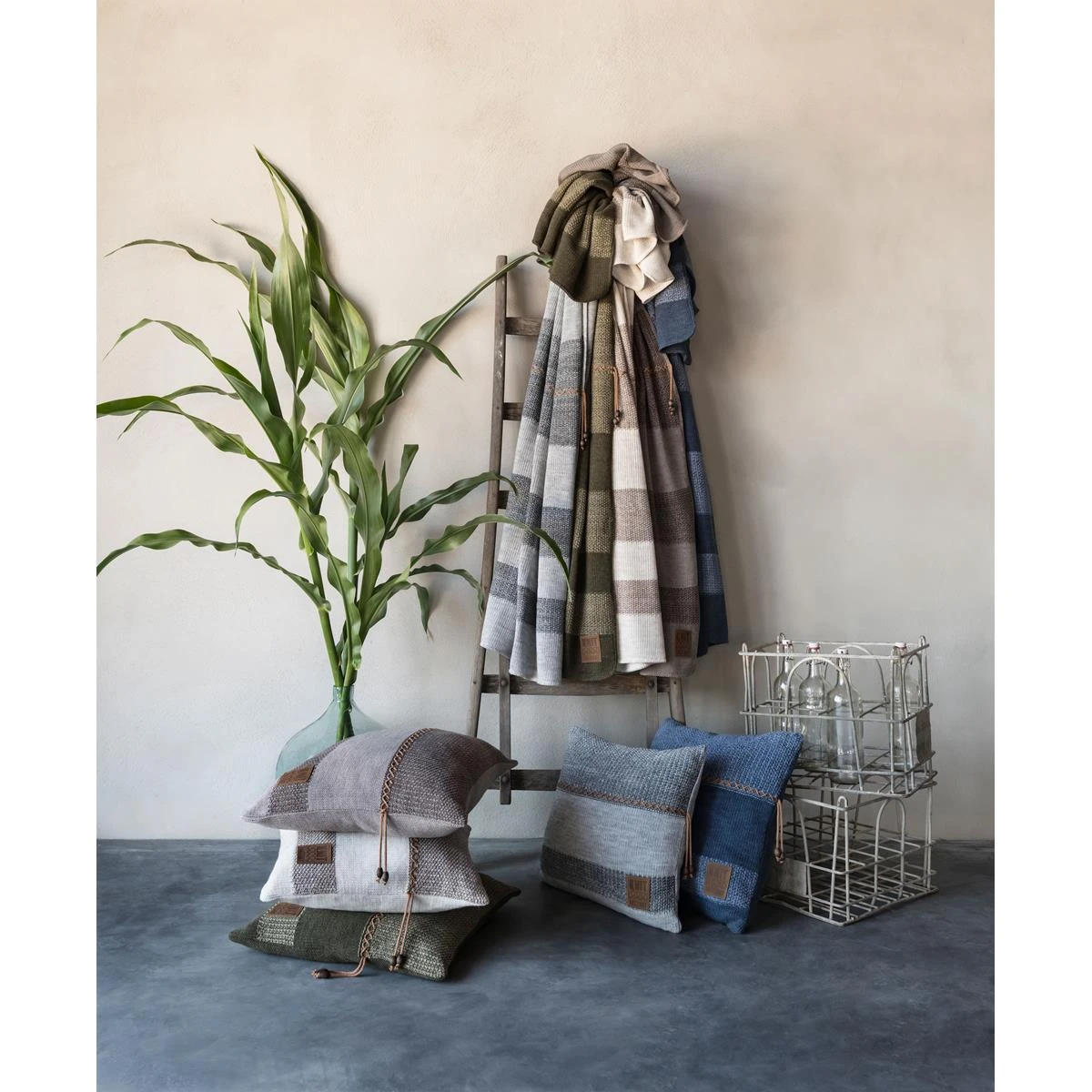 Knit Factory Roxx Gebreid Plaid - Woondeken - Groen|Olive - 160x130 Cm - Afbeelding 4