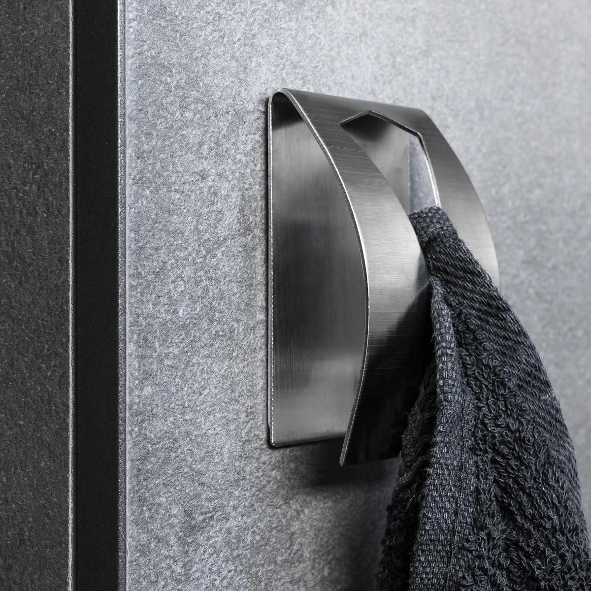 QUVIO Handdoekenhouder Plakstrip RVS - Afbeelding 6