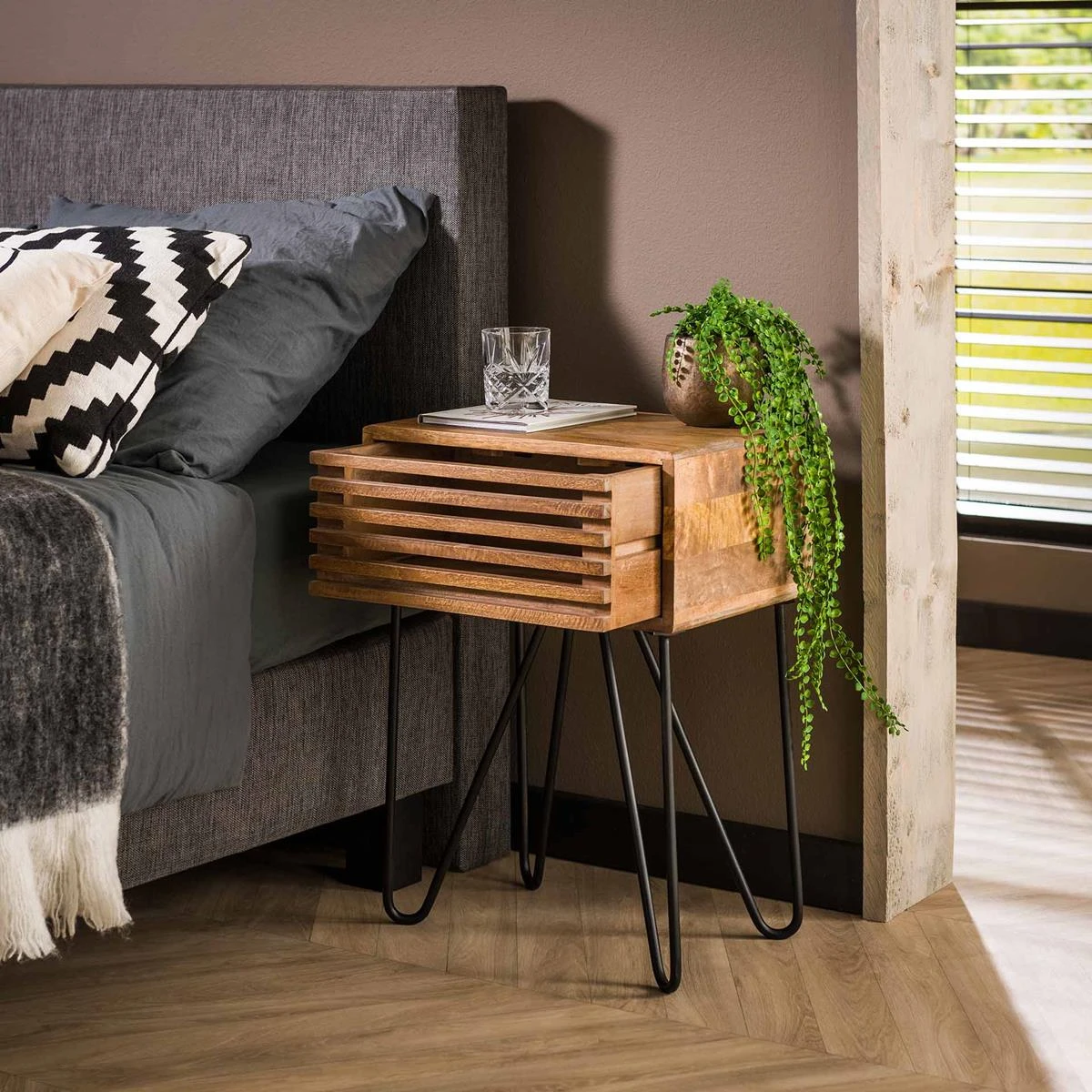 MOOS Teun Nachtkastje Met Lade - Mangohout - Afbeelding 3