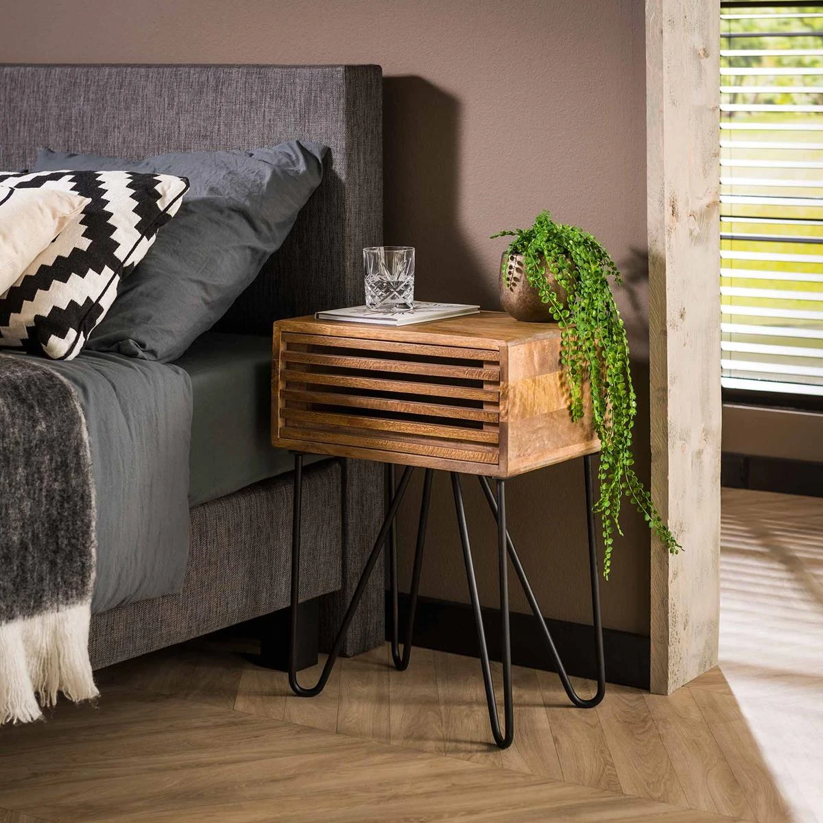 MOOS Teun Nachtkastje Met Lade - Mangohout - Afbeelding 2