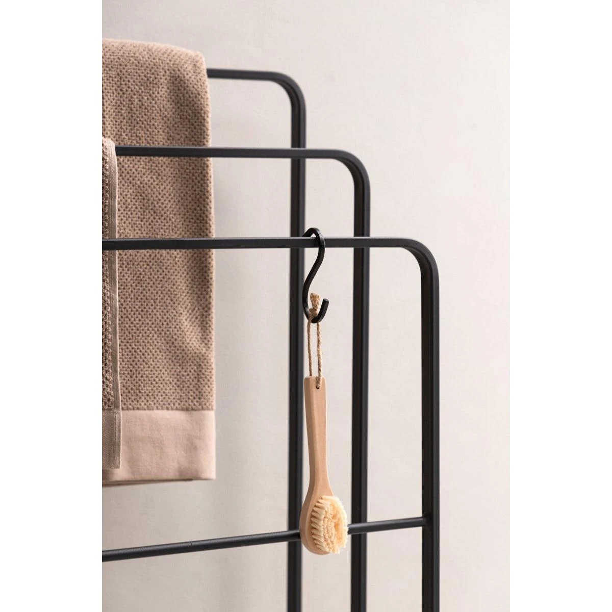 Nest Living Foss Metalen Handdoekrek Zwart - 54 X 84 Cm - Afbeelding 3