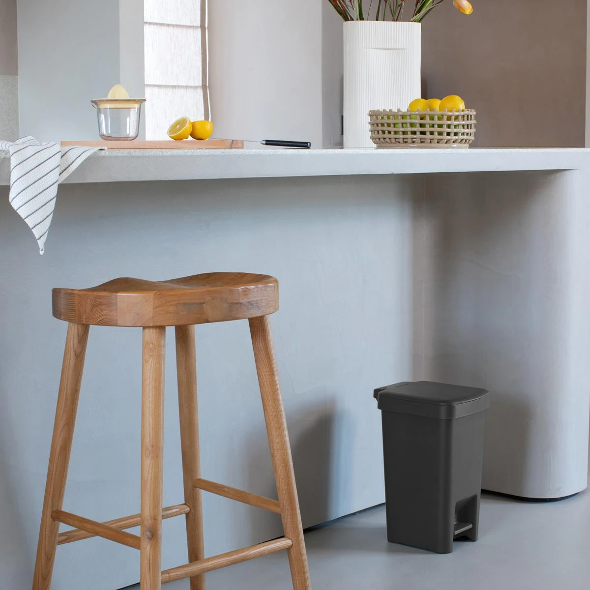 Brabantia StepUp Pedaalemmer - 10 L - Dark Grey - Afbeelding 2