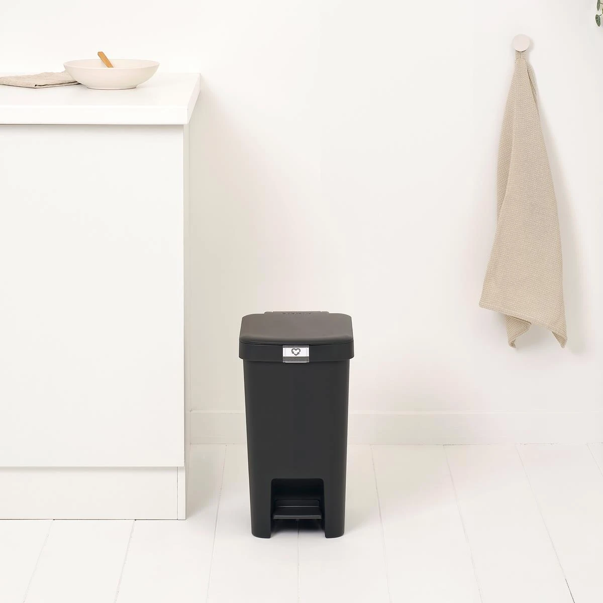 Brabantia StepUp Pedaalemmer - 16 L - Dark Grey - Afbeelding 3