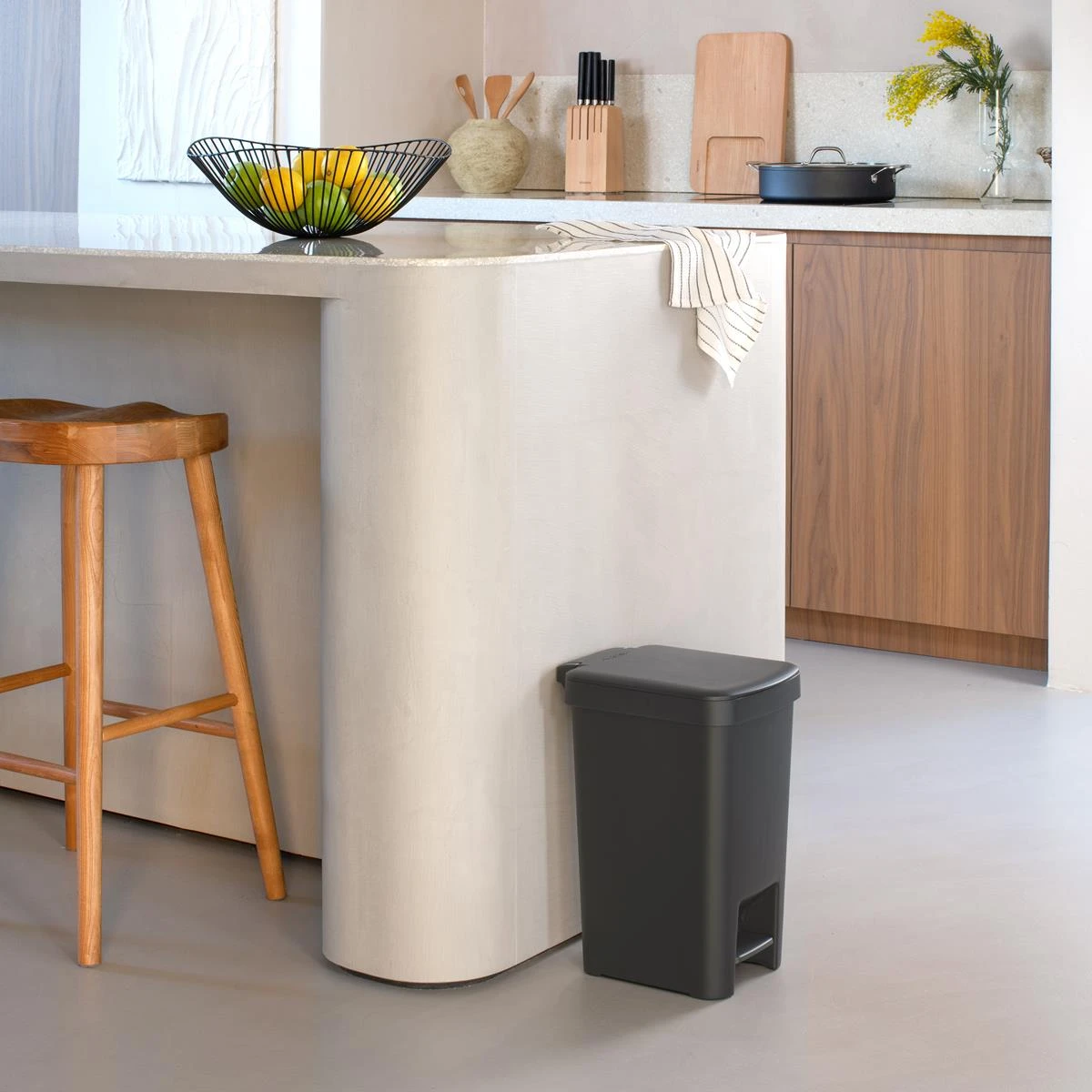 Brabantia StepUp Pedaalemmer - 16 L - Dark Grey - Afbeelding 2