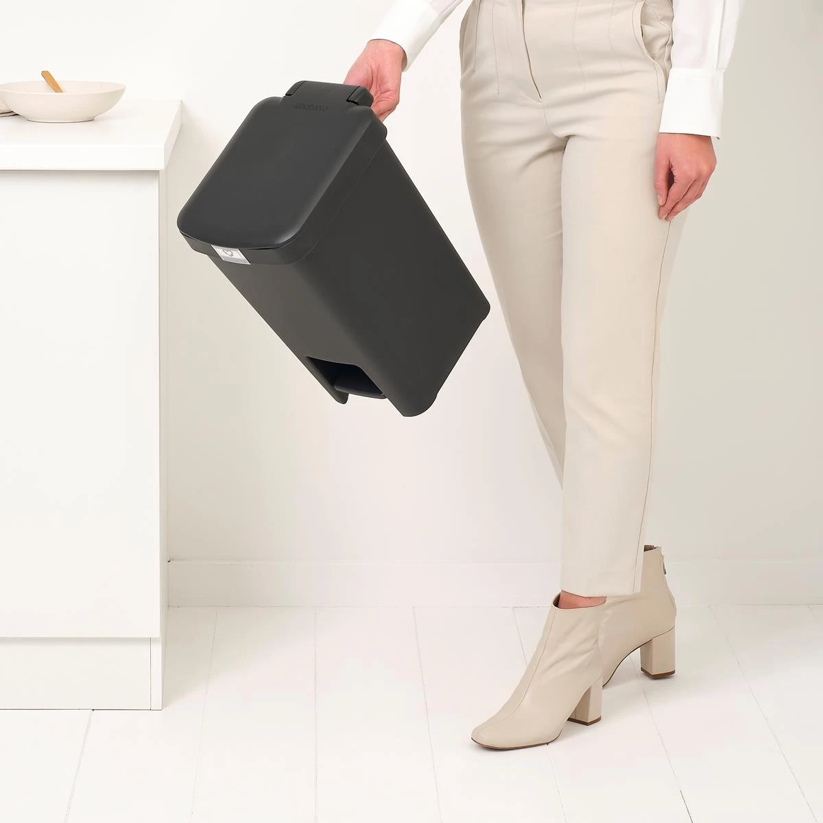 Brabantia StepUp Pedaalemmer - 16 L - Dark Grey - Afbeelding 7