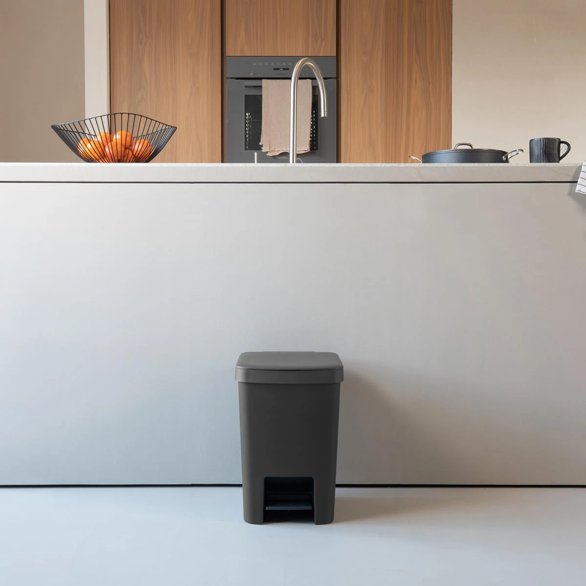 Brabantia StepUp Pedaalemmer - 25 L - Dark Grey - Afbeelding 2