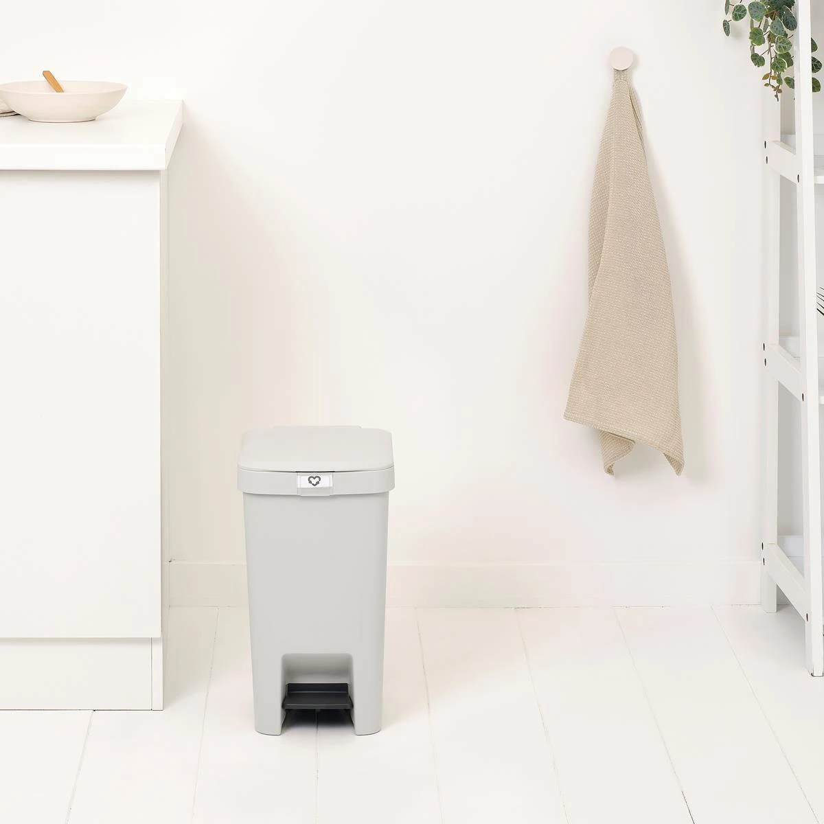 Brabantia StepUp Pedaalemmer - 16 L - Light Grey - Afbeelding 3