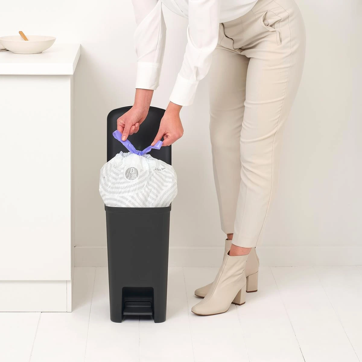 Brabantia StepUp Pedaalemmer - 16 L - Dark Grey - Afbeelding 6