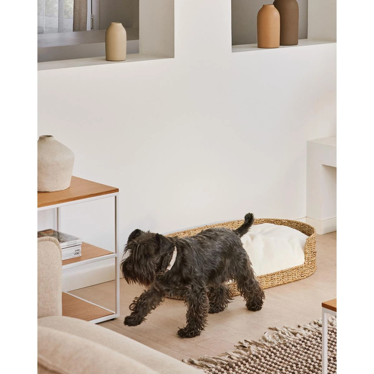 Kave Home - Codie Draagbaar Dierenkussen In Wit Bont, Ø 80 X 10 Cm - Afbeelding 5